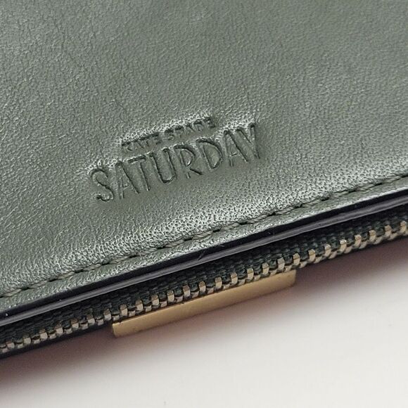 Kate Spade Green Wallet - Picture 2 of 15